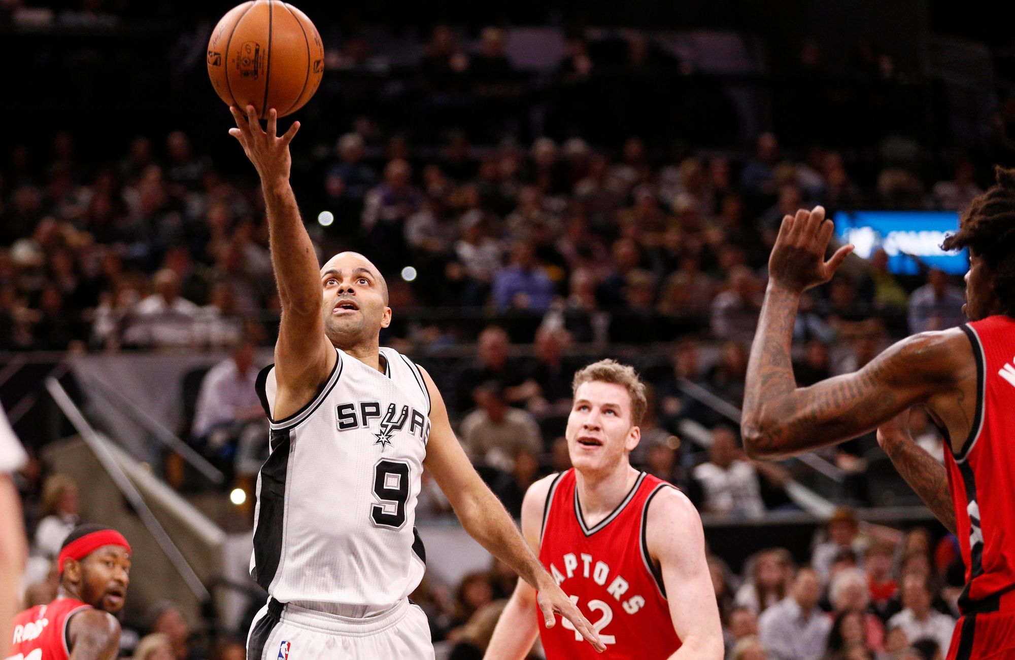 NBA..انتصارات لسان آنطونيو وفينكس صنز وليكرز