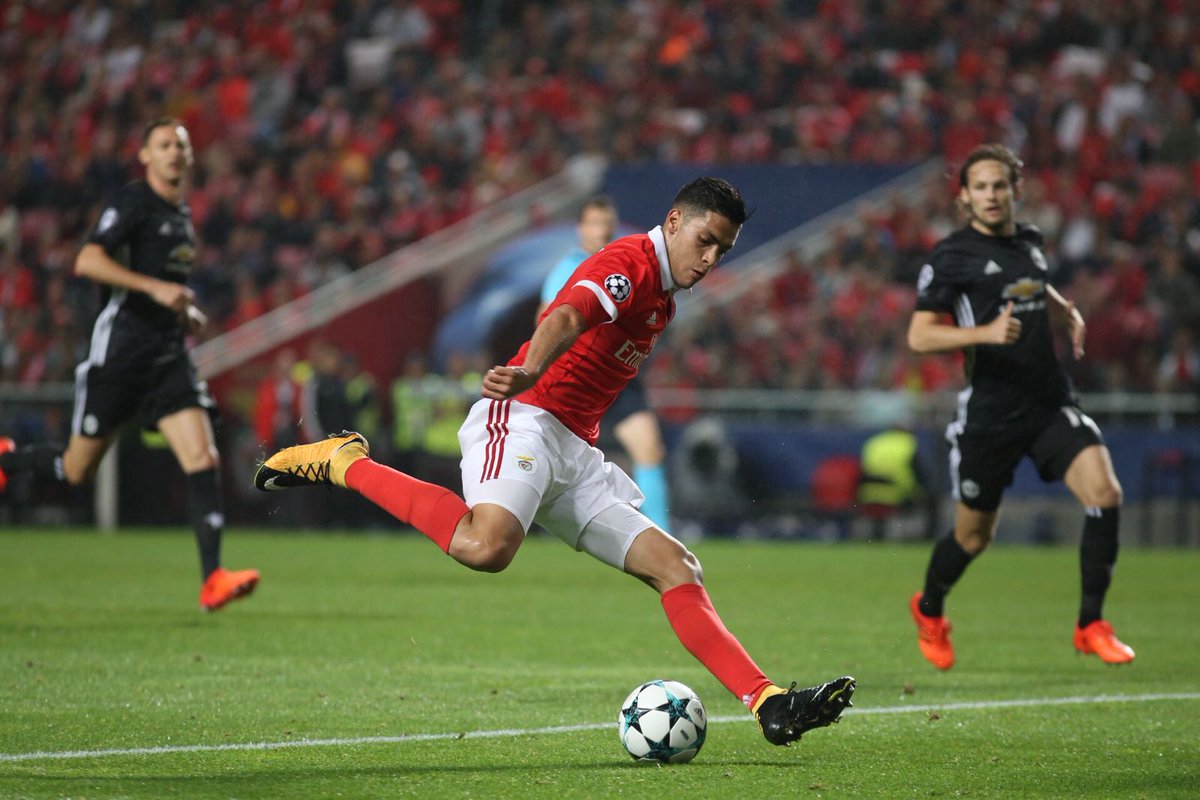 مانشستر يونايتد يتغلب على بنفيكا بشق النفس في دوري الأبطال