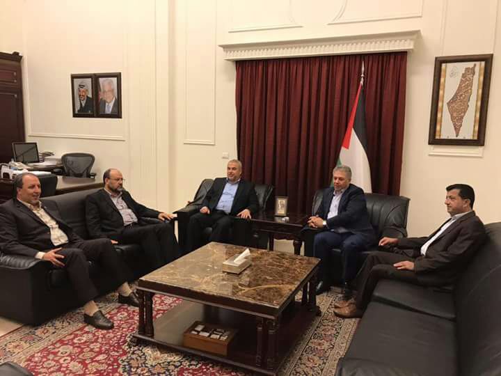 وفد من حماس يلتقي السفير الفلسطيني في لبنان