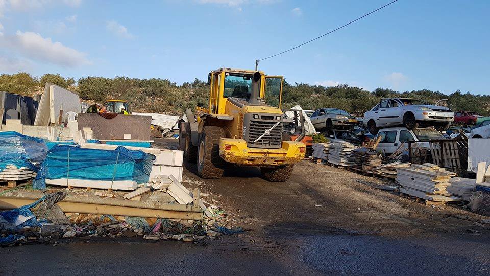 الاحتلال يدمر ثلاث بنايات وبئر مياه شرق بيت لحم