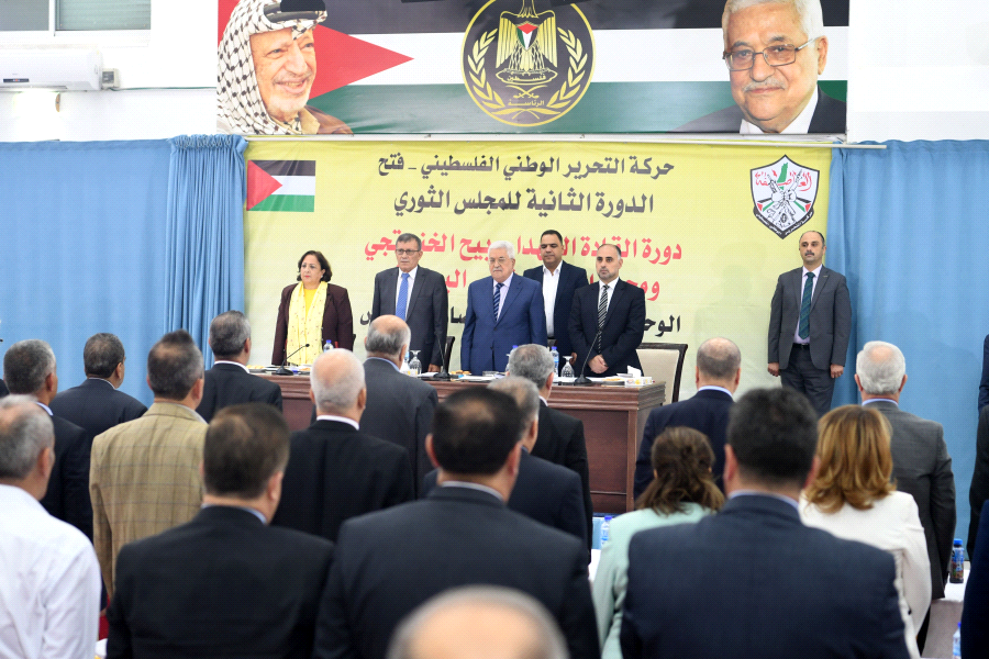 عباس: اجتماع القاهرة يبحث خطوات توحيد الوطن