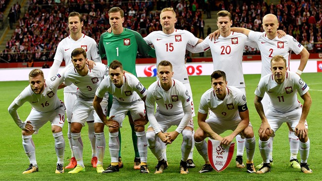 منتخب بولندا يلحق بركب المتأهلين لنهائيات كأس العالم