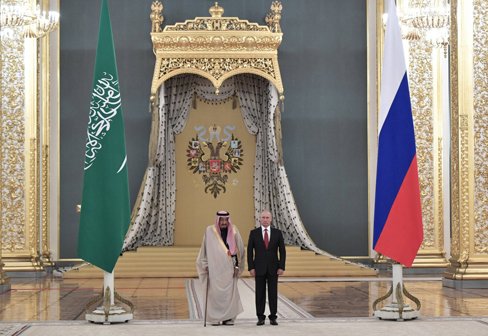 بعد زيارة الملك سلمان التاريخية لموسكو.. هل تبتعد الرياض عن واشنطن؟