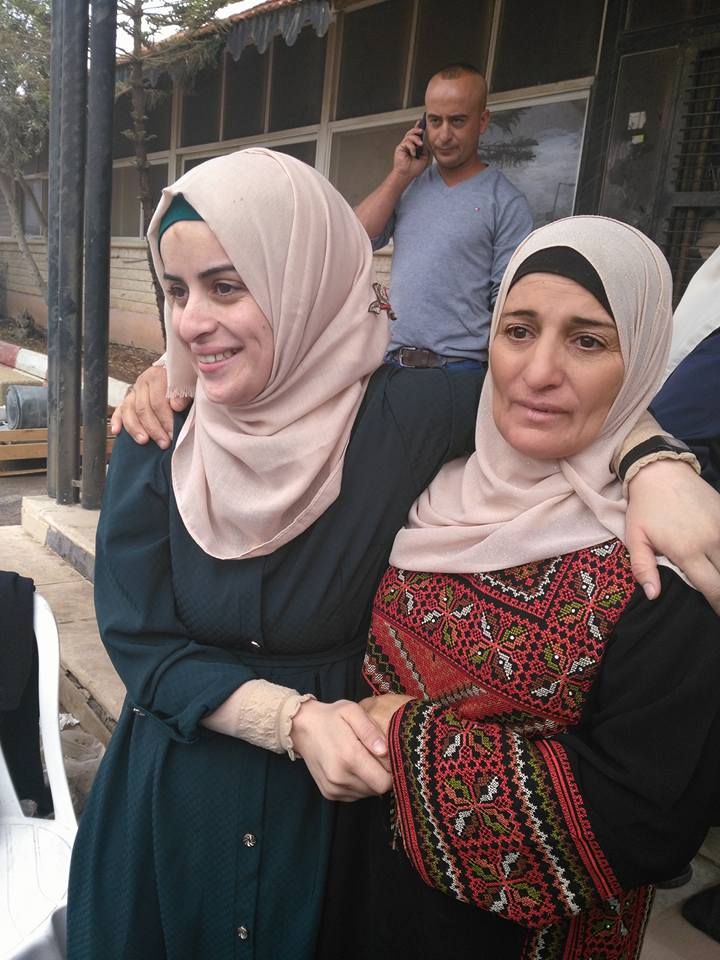 الاحتلال يفرج عن الأسيرة هنادي راشد من الخليل