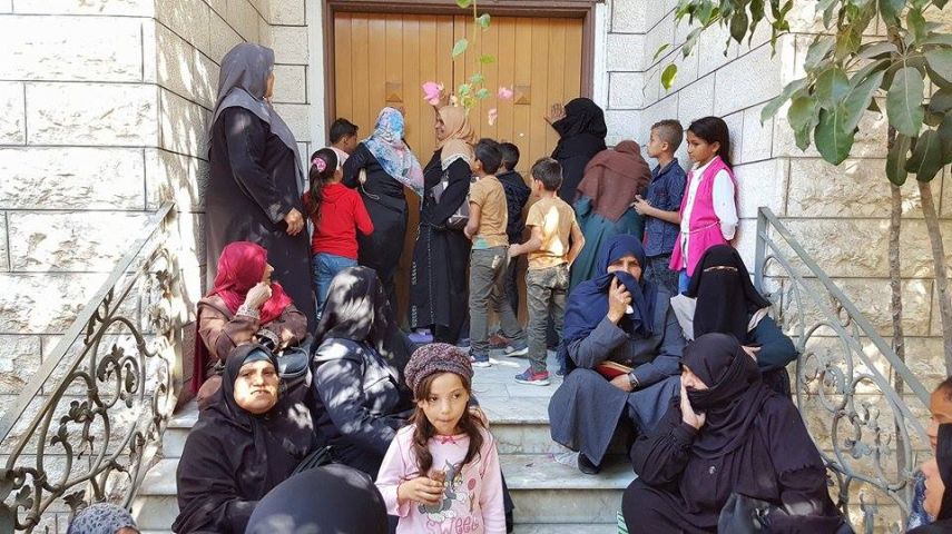 اعتصام لأمهات وزوجات شهداء في غزة للمطالبة بحقوقهن