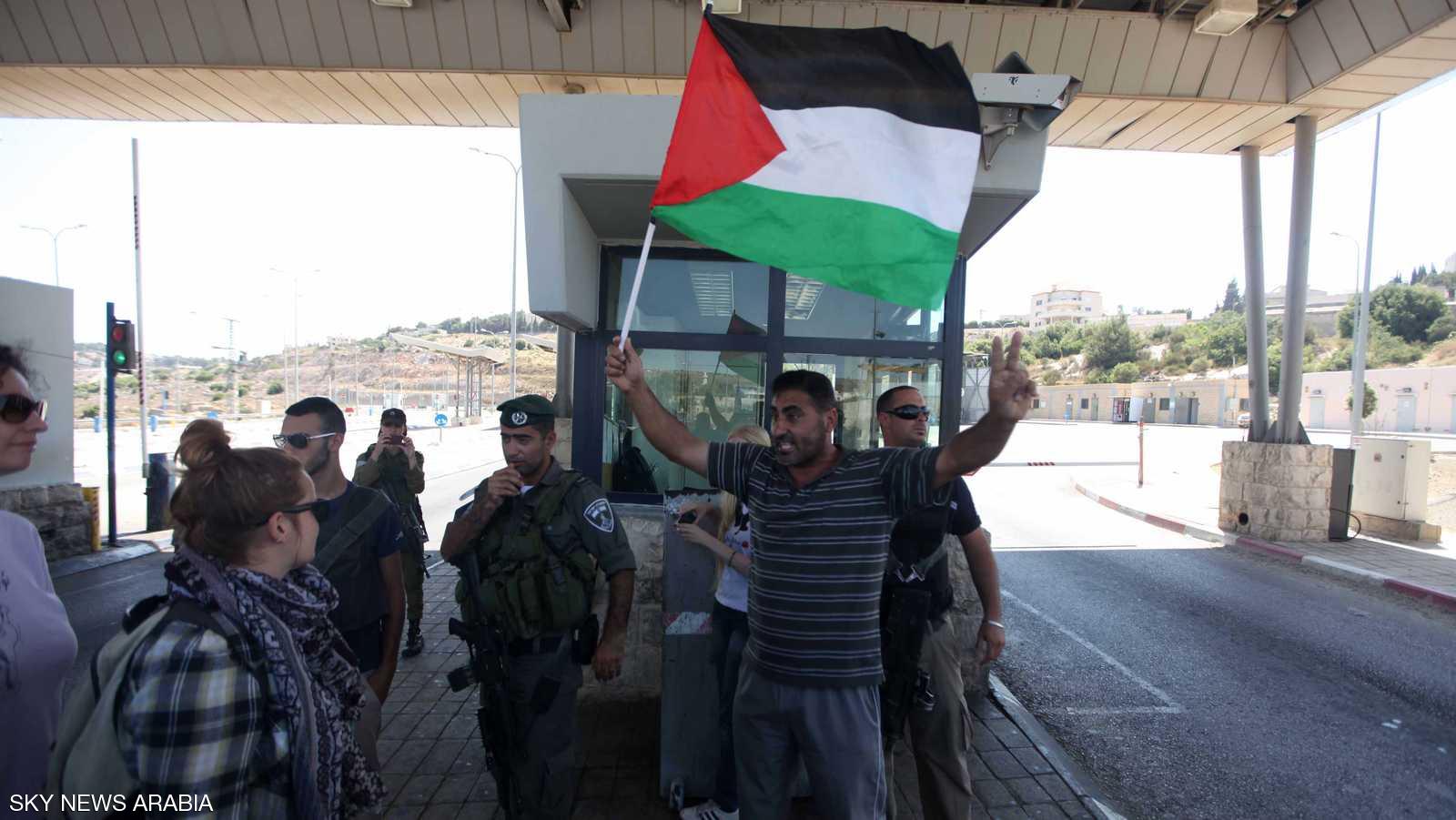 إسرائيل تمنع نوابًا أوروبيين من دخول فلسطين المحتلة