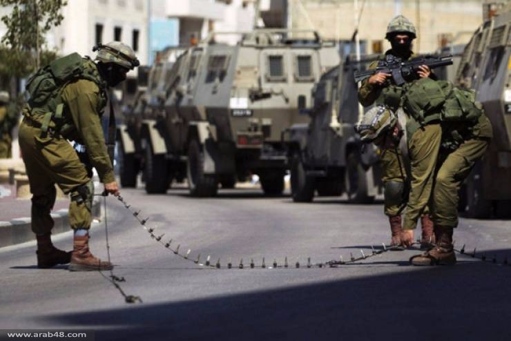 جنود الاحتلال يعتدون على رئيس وأعضاء بلدية عزون