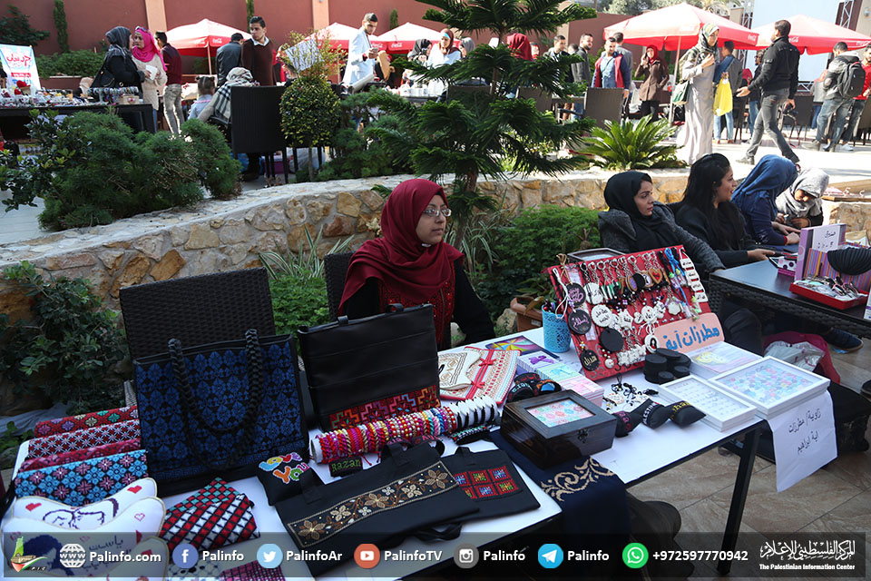 معارض بغزة للمنتجات والمشغولات اليدوية الفلسطينية