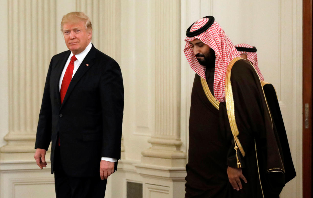 سيناتور أمريكي: ترمب أسير السعوديين ويكذب بشأن معلومات CIA