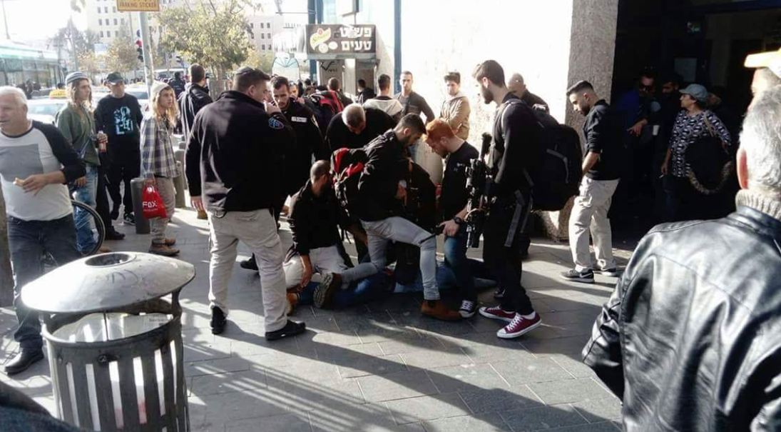 إصابة حارس صهيوني بجراح خطيرة طعنا غرب القدس المحتلة
