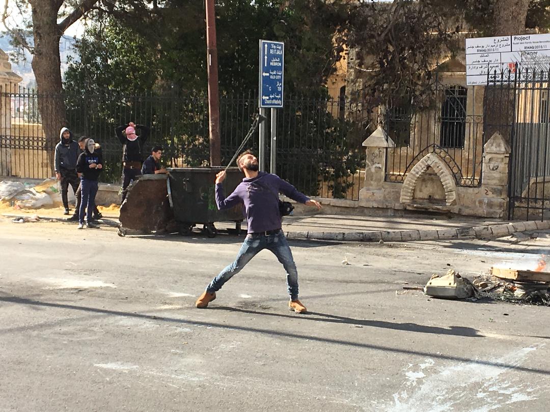 عشرات الإصابات بتجدد مواجهات نصرة القدس في الضفة