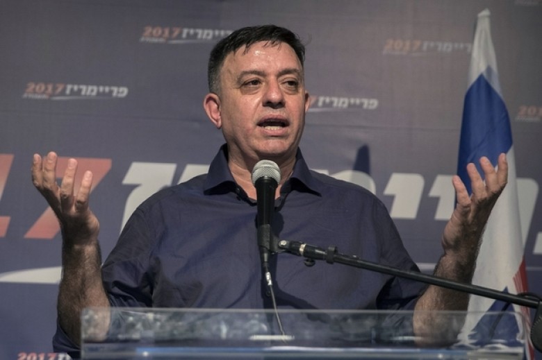غاباي يتهم نتنياهو وليبرمان بالضعف أمام حماس