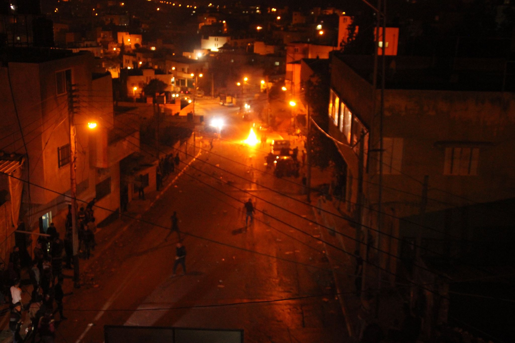 إصابتان بالرصاص الحي إحداهما خطيرة بمواجهات مع الاحتلال بقلقيلية