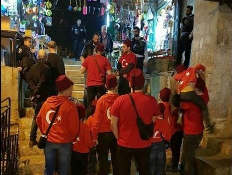 الاحتلال يرحّل مواطنين تركيين اعتقلهما في القدس