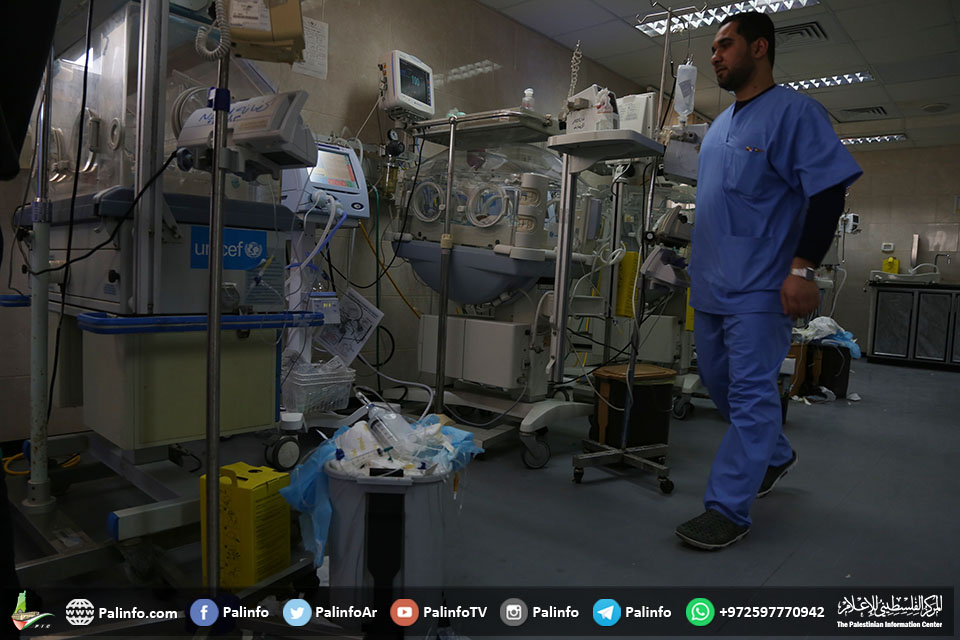مهندسو نظافة المستشفيات بغزة .. تعليق للعمل وانتظارٌ لقوت يومهم