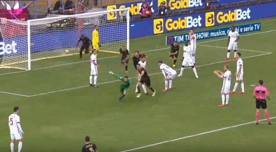 بينيفينتو يحصد أول نقطة له في الدوري الإيطالي بتعادله مع ميلان