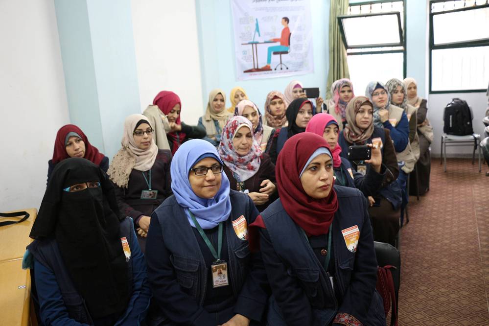 مبادرة فردية لتكريم طاقم الإحصاء وسط القطاع