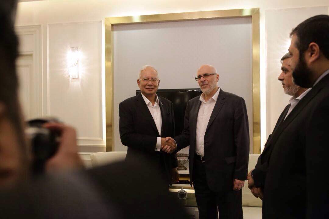 وفد قيادي من حماس يلتقي رئيس الوزراء الماليزي ونائبه