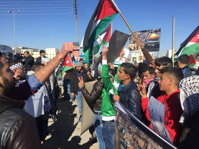 نقابات وأحزاب أردنية ترفض صفقة ترمب