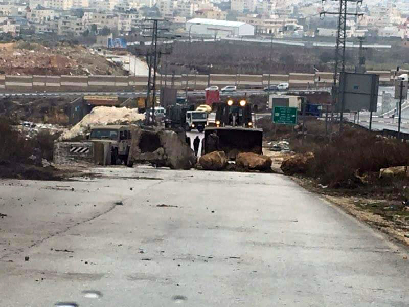 الاحتلال يغلق مدخل قرى غرب بيت لحم ومواجهات بـتقوع