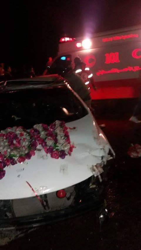 مصرع شاب وإصابة عريس وعروسه بانقلاب سيارة برفح