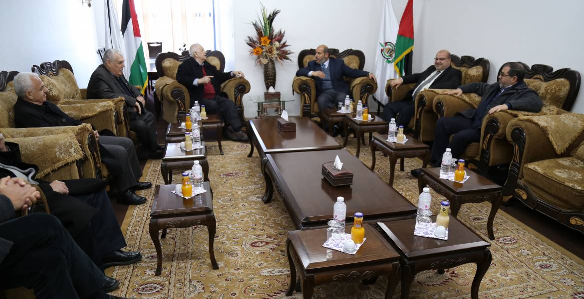 حماس تدعو عباس لخلق بيئة سليمة لإجراء الانتخابات المحلية