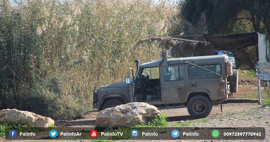 طوباس: الاحتلال يصادر مركبة وجرارا زراعيا بخربة بزيق