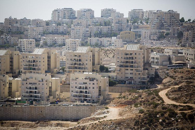 وضع حجر الأساس لبناء 650 وحدة استيطانية جديدة وسط الضفة