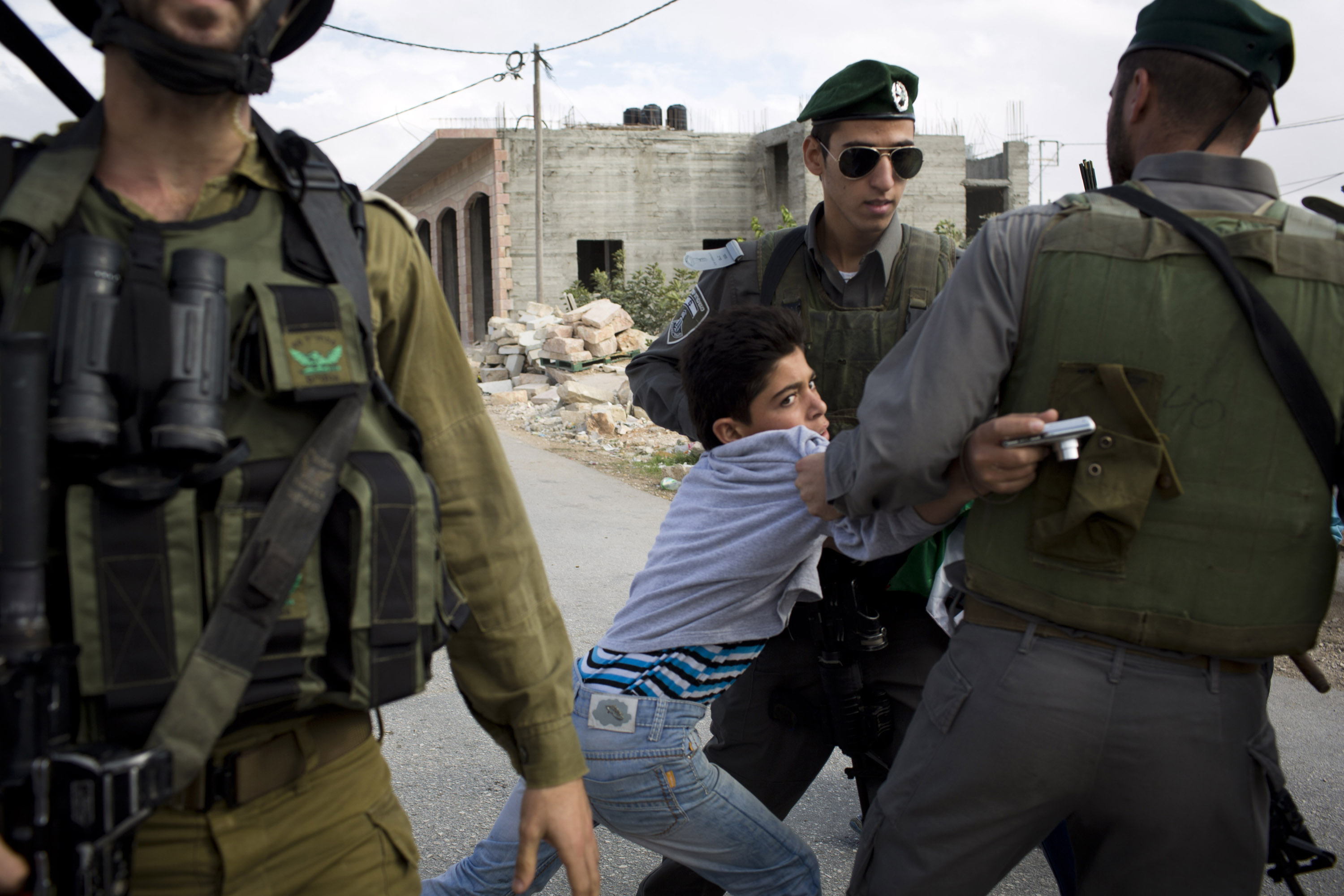 ورقة حقائق: إسرائيل تنتهج التعذيب أثناء الاعتقال والتحقيق والنقل