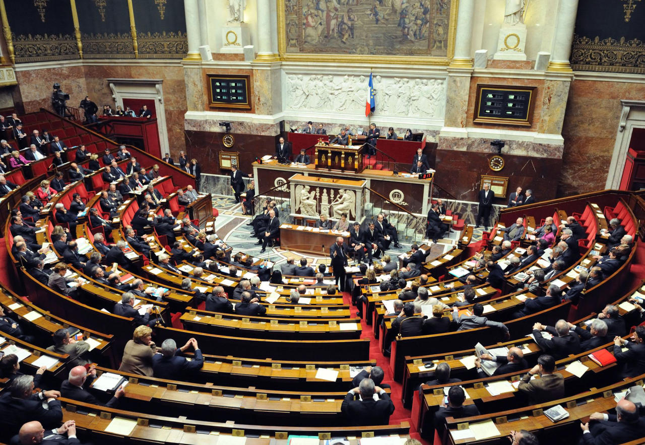 فرنسا.. 154 نائبًا يطالبون هولاند بالاعتراف بالدولة الفلسطينية