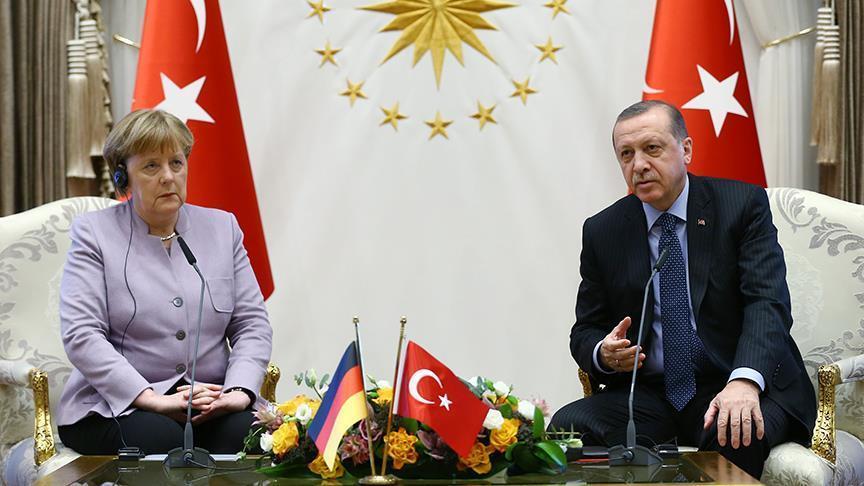 أردوغان ينتقد ميركل لاستخدامها تعبير الإرهاب الإسلامي
