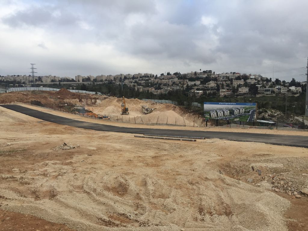 الاحتلال يجرف 22 دونمًا زراعية شمال غرب بيت لحم