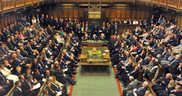 البرلمان البريطاني يبرئ جيني تونغ ومركز العودة في قضية ندوة بلفور