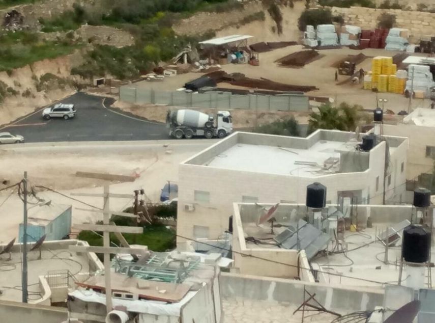 الاحتلال يستكمل إغلاق منزل الشهيد القنبر في القدس