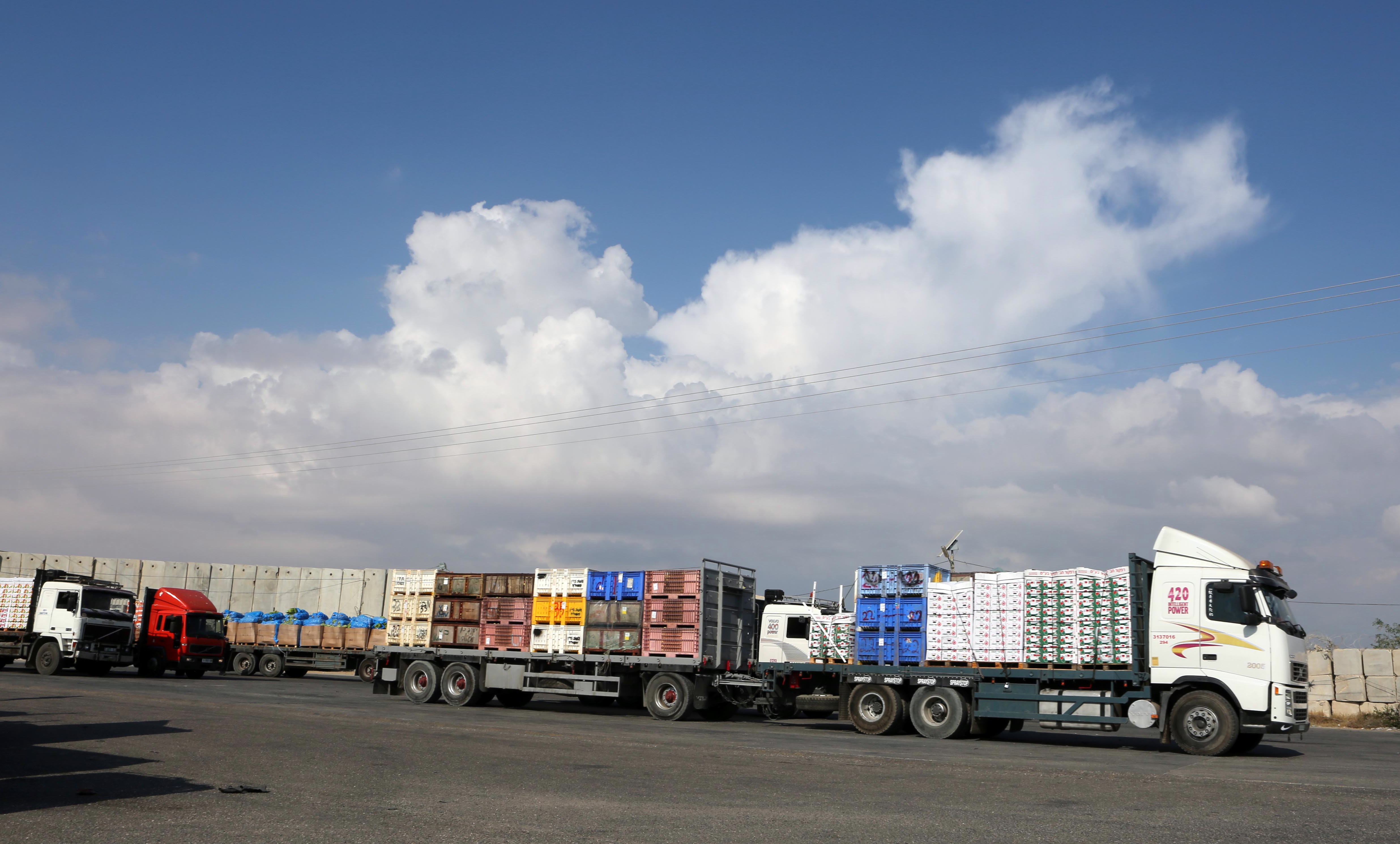 شاحنات النقل الثقيلة…خطر يتهدد سكان بلدة مادما جنوب نابلس