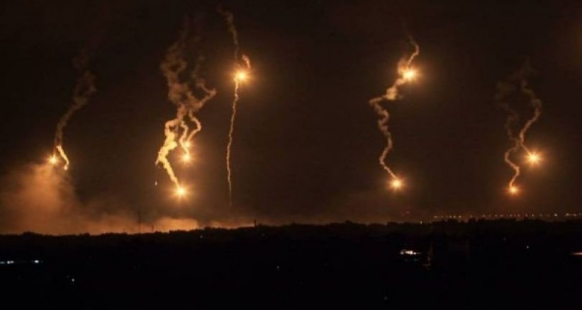 الاحتلال يطلق النار وقنابل إضاءة شرق غزة