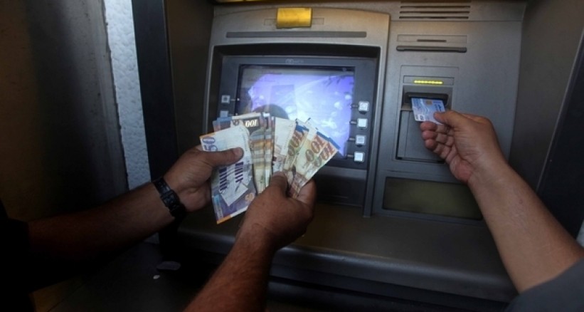 سلفة مالية لموظفي غزة بنسبة 40% بدءًا من الأحد