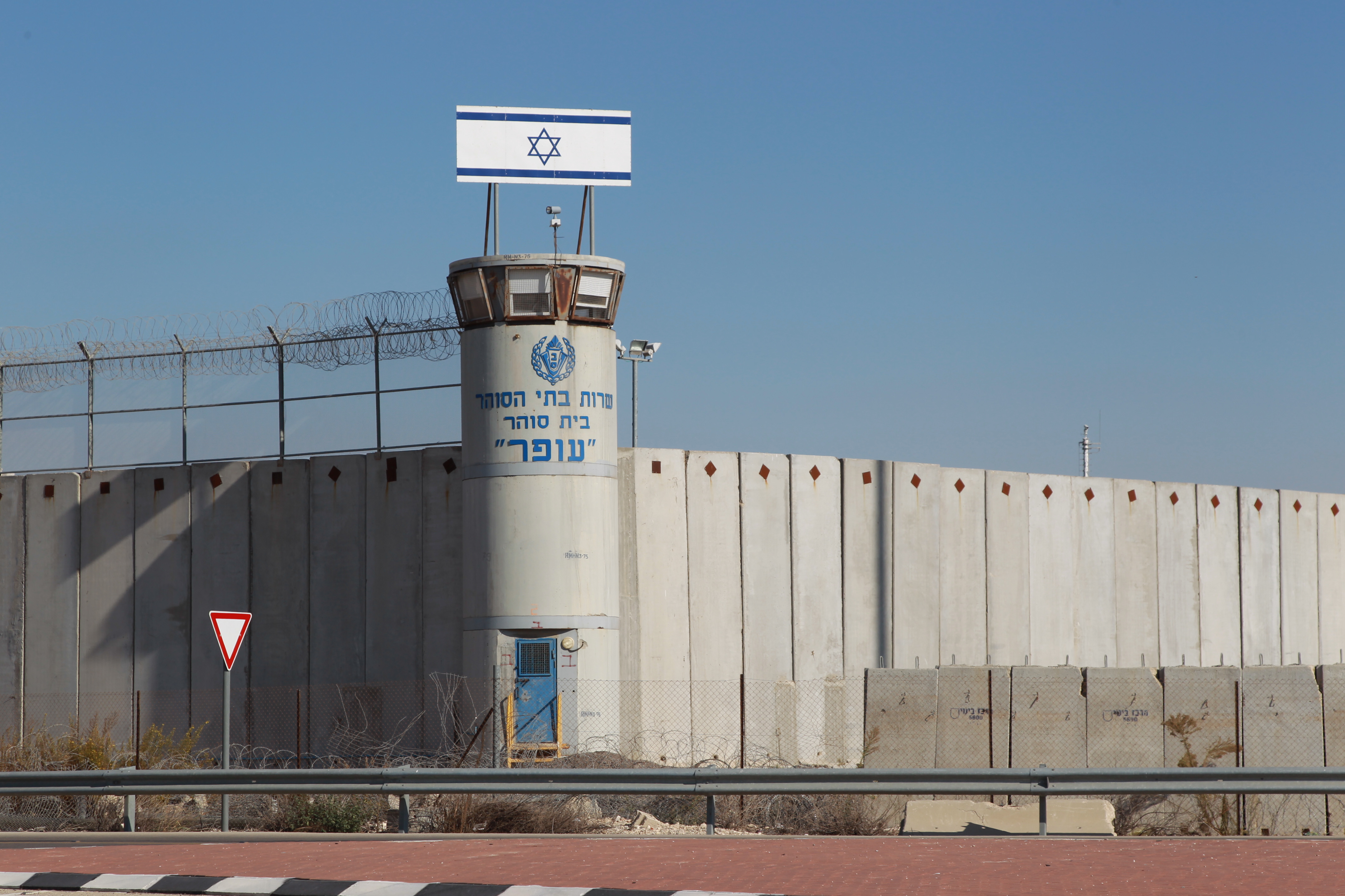 قانون إسرائيلي للتحقيق مع معتقلي الداخل بأقسام خاصة