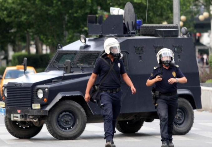إصابة شرطيين في انفجارٍ جنوب تركيا