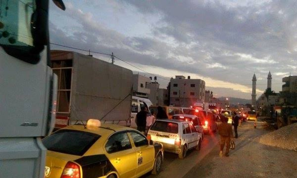 حاجز طيار على مدخل قراوة بني حسان يعرقل حركة المواطنين
