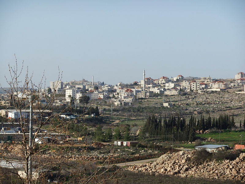 الاحتلال يُخطر بهدم 10 منشآت فلسطينية قرب رام الله