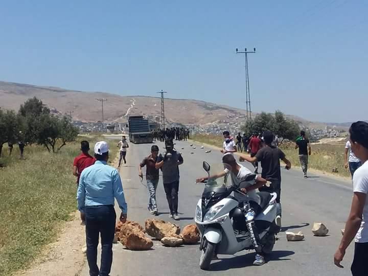 إصابة طالبين بمواجهات مع الاحتلال جنوب نابلس