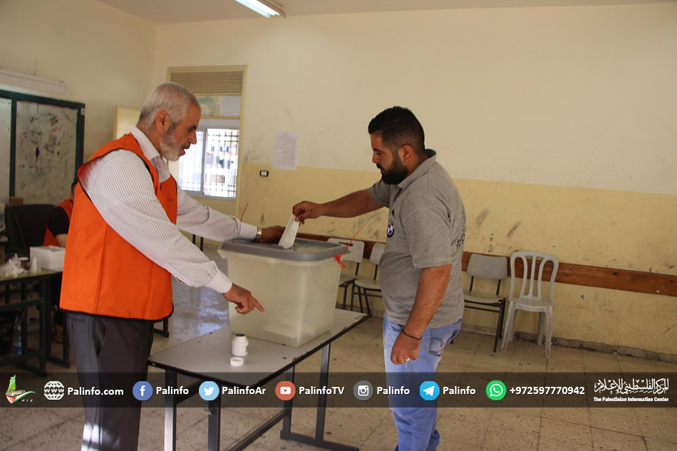 فتح مراكز الاقتراع للانتخابات البلدية في الضفة
