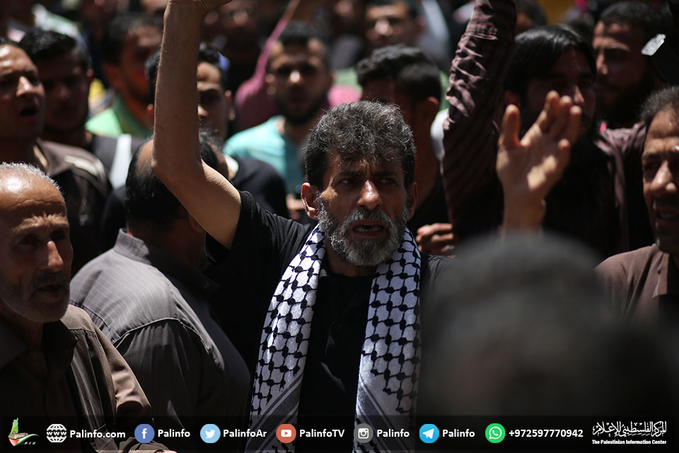 جماهير غزة تشييع الصياد الشهيد محمد بكر