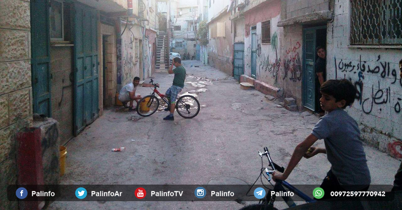 الاحتلال يواصل إغلاق مدخل مخيم العروب لليوم السابع