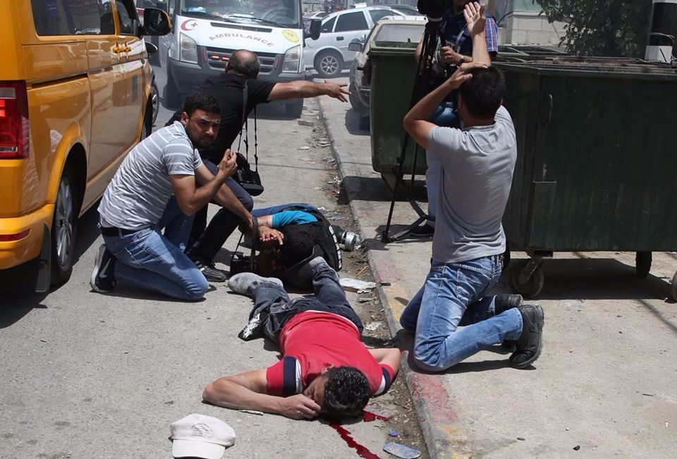 استشهاد شاب وإصابة صحفي برصاص مستوطن جنوب نابلس