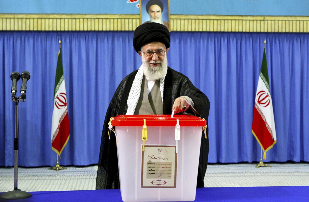 الإيرانيون يصوتون اليوم لاختيار رئيس لبلادهم