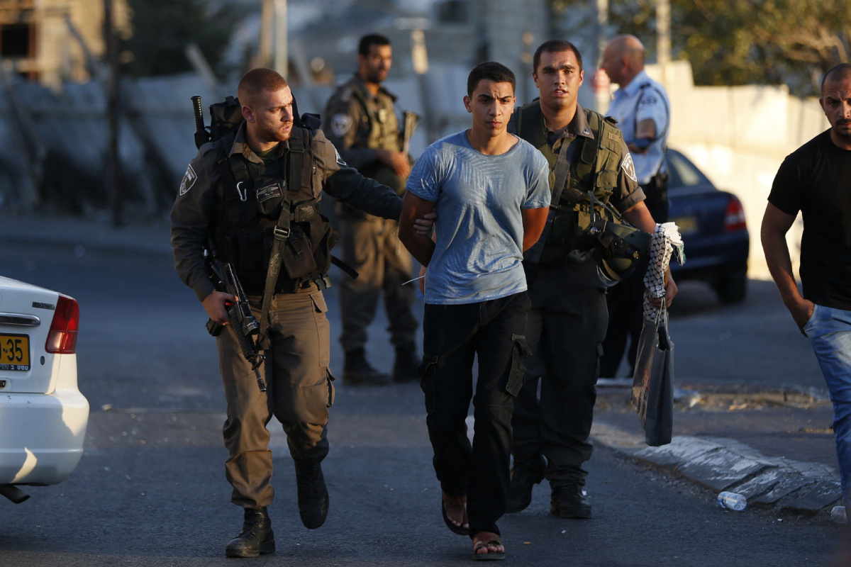 اعتقالات صهيونية تطال 15 فلسطينيًا من الضفة الغربية