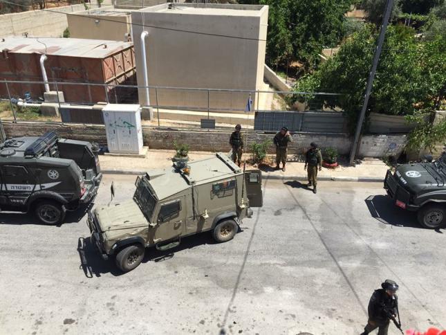 الاحتلال يعتقل 16 مواطناً بالضفة والقدس