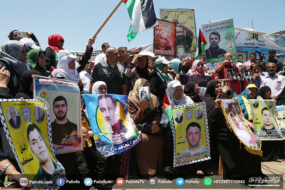 عشية عيد الفطر.. 6500 أسير وأسيرة في سجون الاحتلال